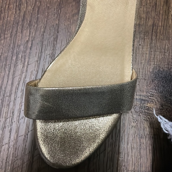 Gold CL by Laundry block heel sandals - Picture 6 of 7